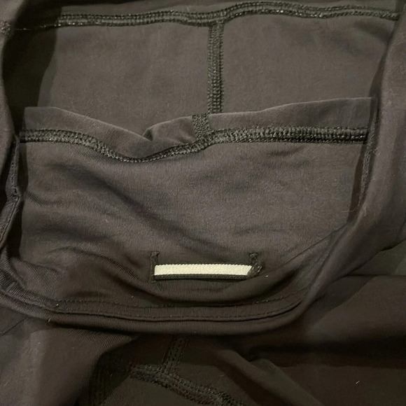 Lululemon - Run: Inspire Crop II - Black / White - Size 6 - Gently Used!! - Picture 8 of 11